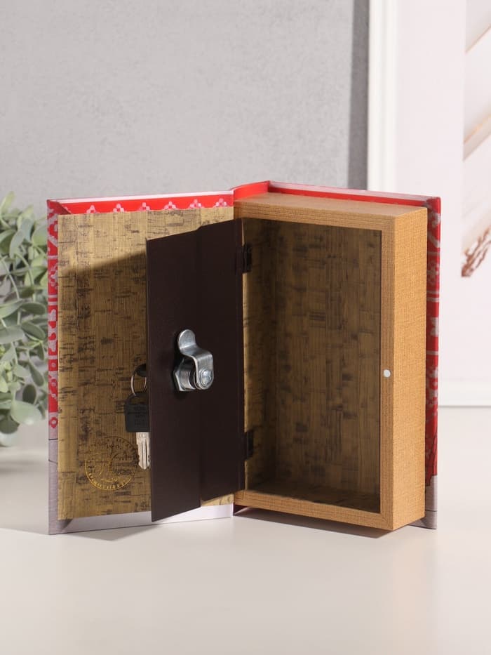 Шкатулка книга - сейф «Из России с любовью», дерево, искусственная кожа, тиснение, 21×13×5 см