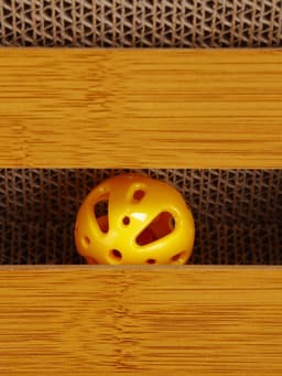 Когтеточка-лежанка «Пижон» из гофрокартона с кошачьей мятой "Хочу-Точу", 60×40×25 см