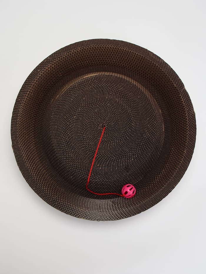 Когтеточка-лежанка «Пижон. Пчёлка» 45×9 см, с кошачьей мятой, гофрокартон