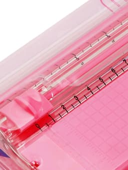 Резак для бумаги роликовый А5, до 3 листов, безопасное, розовый