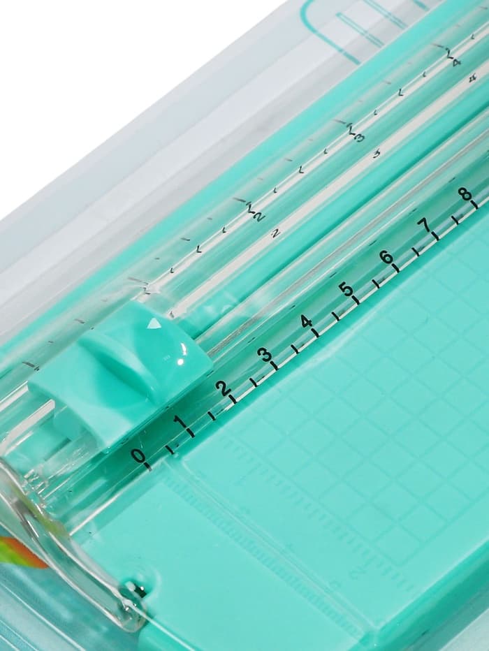 Резак для бумаги роликовый А5, до 3 листов, безопасное, зеленый