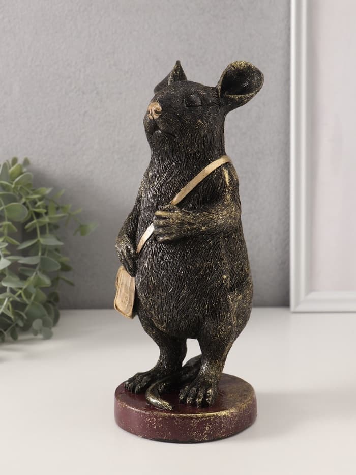 Фигурка полистоун «Мышонок-почтальон с сумкой через плечо», 10.5×12.5×27.5 см