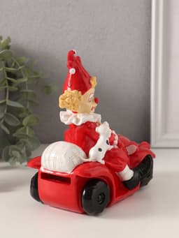 Копилка для денег «Клоун с пёсиком в автомобиле», полистоун, красно-белый, 14.5×9.5×15 см