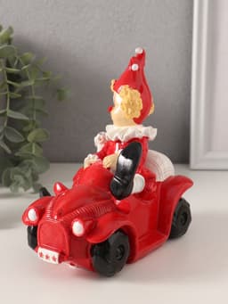 Копилка для денег «Клоун с пёсиком в автомобиле», полистоун, красно-белый, 14.5×9.5×15 см