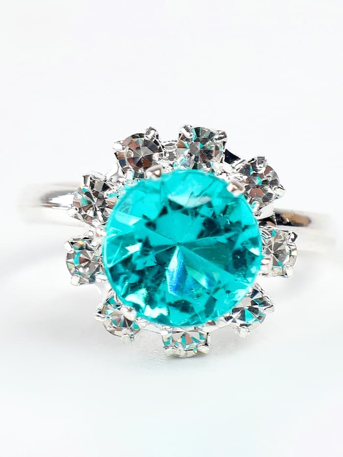 Вышивка крестиком с пяльцами для детей «Волшебные крестики», набор для творчества