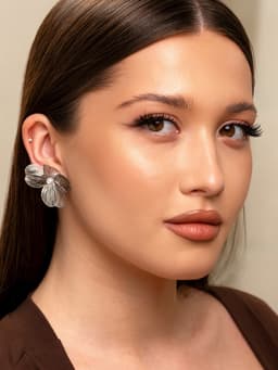 Серьги с жемчугом «Цветы» крупные, белые в серебре