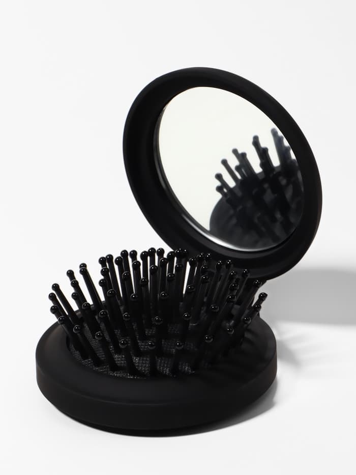 Расчёска массажная «Классика», складная, с зеркалом, 7×2.5 см, матовая, чёрная