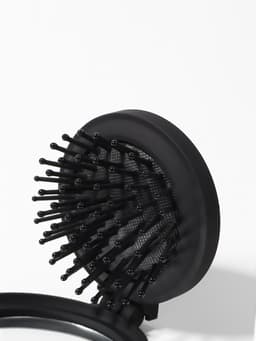 Расчёска массажная «Классика», складная, с зеркалом, 7×2.5 см, матовая, чёрная