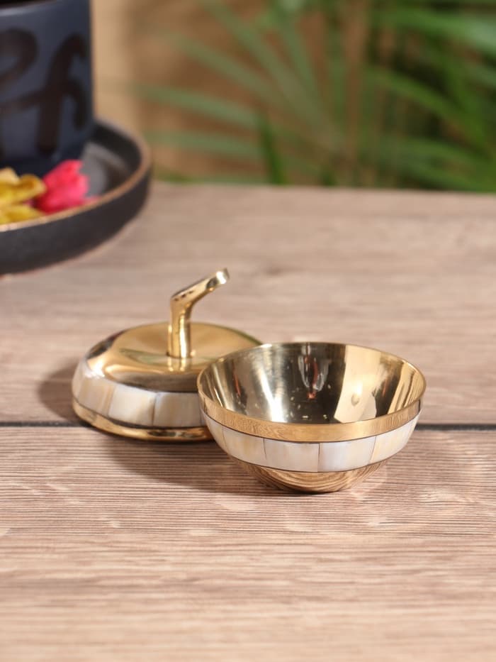 Шкатулка «Яблоко золотое», 6×6×6.5 см, латунь с перламутром