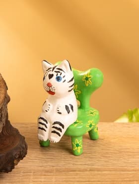 Сувенир «Белый тигренок на стуле», 4×5.5×7.5 см, дерево