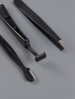 Набор для коррекции бровей, 5 шт.: пинцет, ножницы, 2 бритвы, щётка-расчёска