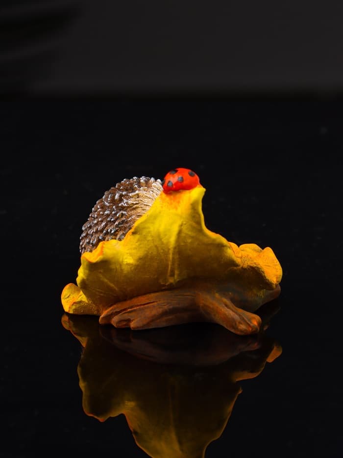 Фигурка полистоун «Ёжик с божьей коровкой», 3.7×6×6.5 см