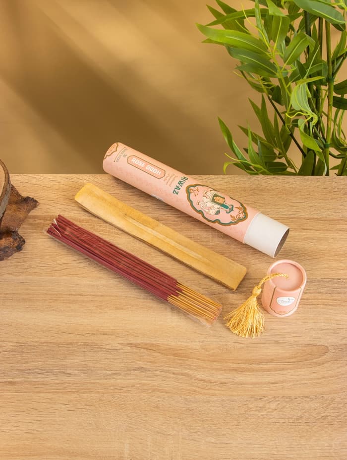 Благовония в тубусе «Роза», 30 штук с деревянной подставкой