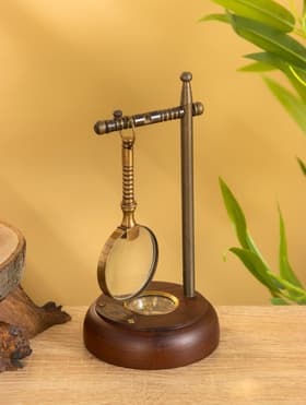 Лупа с подставкой, 9×9×17 см