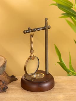 Лупа с подставкой, 9×9×17 см