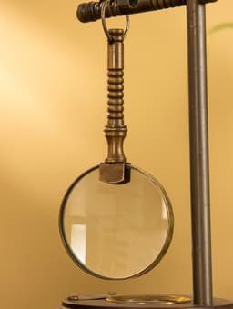 Лупа с подставкой, 9×9×17 см