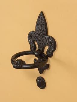 Дверной молоток «Геральдическая лилия», 10×20 см