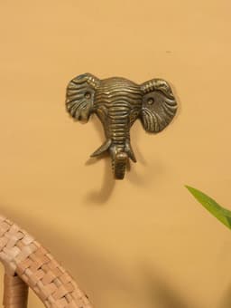 Крючок «Слон», 12×12 см