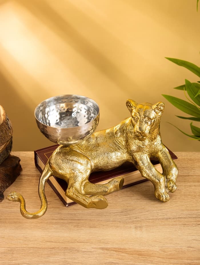 Сувенир с чашей «Пантера», 28×20.5×13 см, алюминий