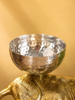 Сувенир с чашей «Пантера», 28×20.5×13 см, алюминий