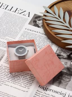 Коробочка подарочная для часов, 9×8×5 см, подушечка 8×7×4.5 см, розовая, с белой вставкой