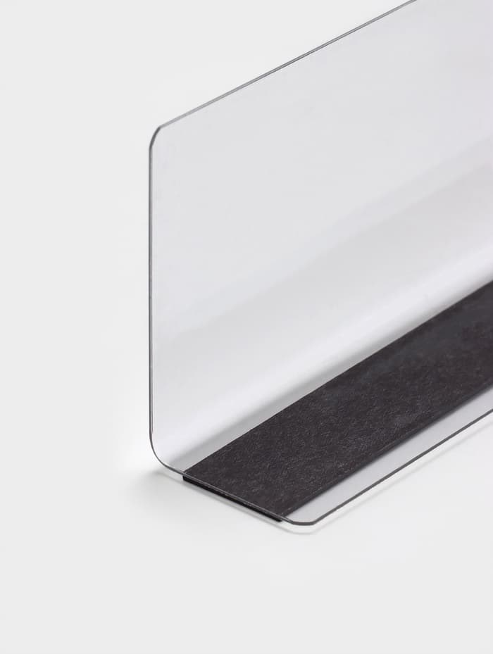 Пластиковый разделитель высотой 6 см, с клейким основанием, L=35 см