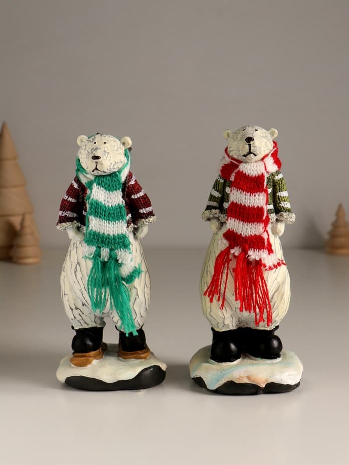 Фигурка полистоун «Медведь в полосатом свитере и шарфе», 7×6.5×16 см, МИКС
