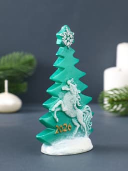 Свеча декоративная «Ёлка с барельефом» 7.5×4×12.5 см, зелёный