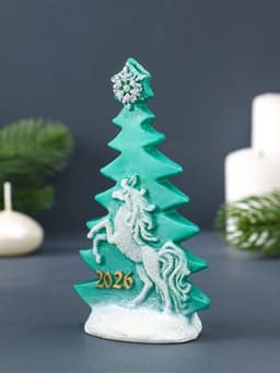 Свеча декоративная «Ёлка с барельефом» 7.5×4×12.5 см, зелёный