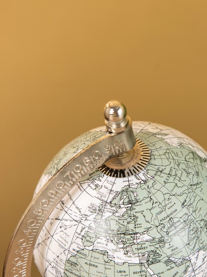 Глобус сувенирный, 11×8×21.5 см, подставка дерево