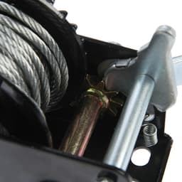 Лебедка ручная барабанная тяговая ТУНДРА, 800 кг, металлический трос 8 метров