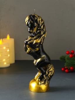 Свеча декоративная «Конь на дыбах», чёрный, 9×6.2×25.5 см