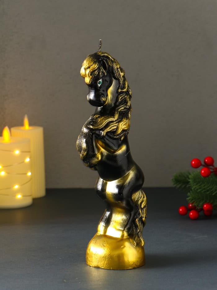 Свеча декоративная «Конь на дыбах», чёрный, 9×6.2×25.5 см