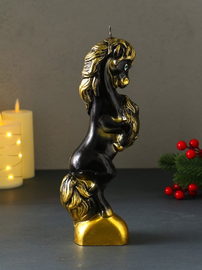 Свеча декоративная «Конь на дыбах», чёрный, 9×6.2×25.5 см