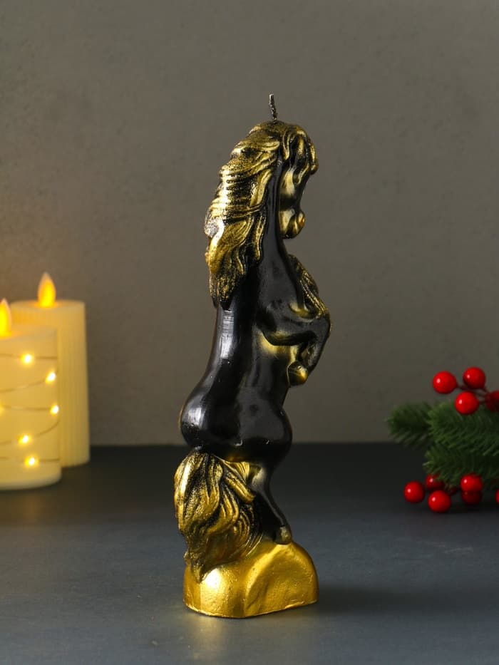 Свеча декоративная «Конь на дыбах», чёрный, 9×6.2×25.5 см