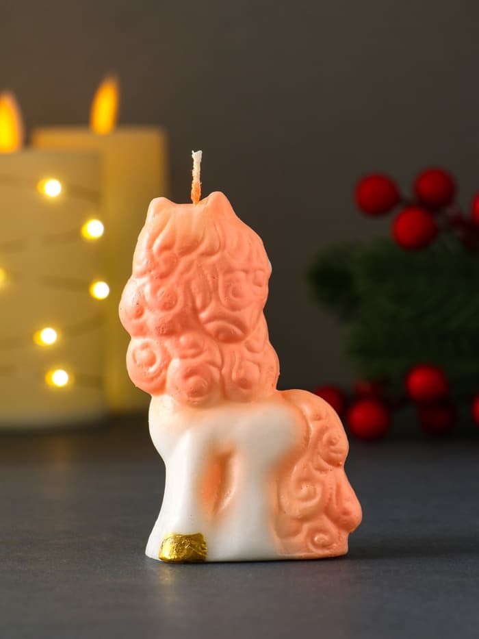 Свеча декоративная «Влюблённая лошадка», розовый, 5.3×3.3×8.2 см