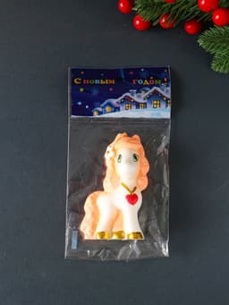 Свеча декоративная «Влюблённая лошадка», розовый, 5.3×3.3×8.2 см