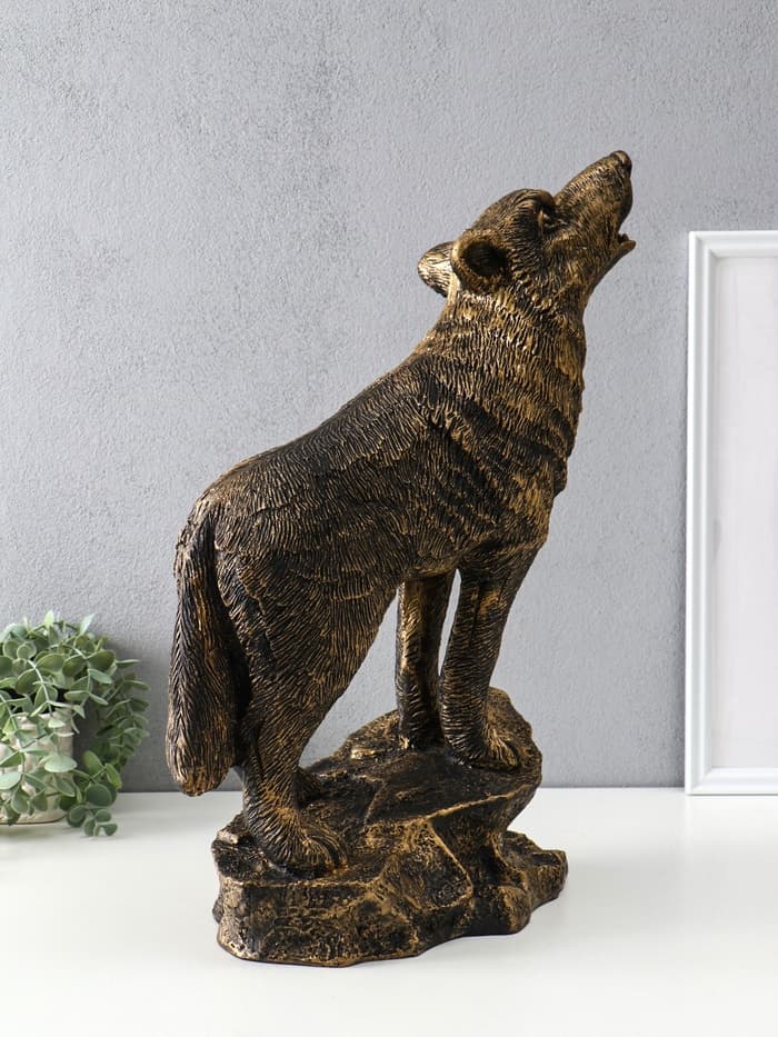 Фигура полистоун «Волк на скале», 50×37×22 см, под бронзу
