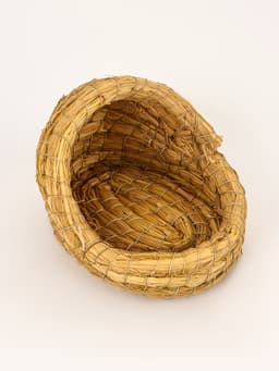 Гнездо для птиц плетёное, 15×10×10 см, полузакрытое, солома