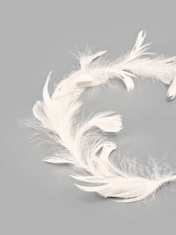 Венок на голову из перьев, белый