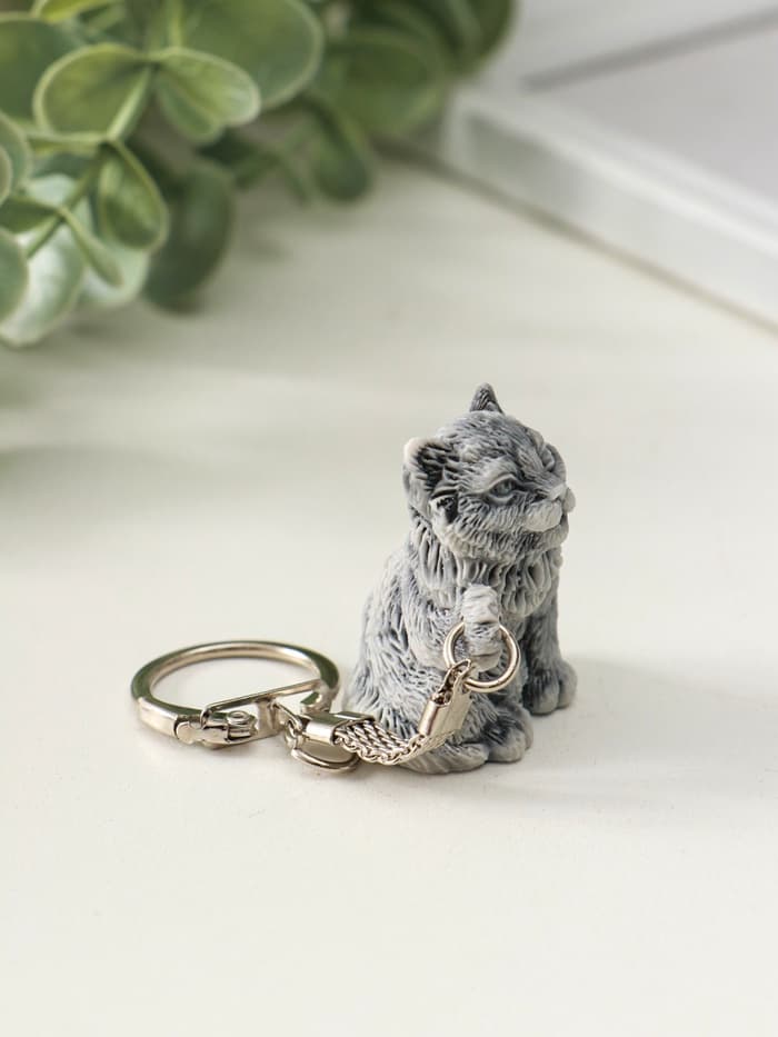 Брелок для ключей на кольце «Котенок с поднятой лапкой маленький», 3.5 см