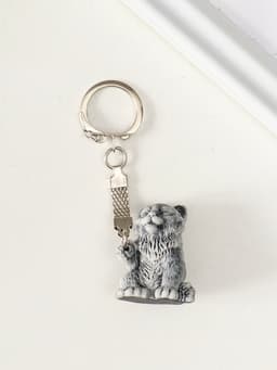 Брелок для ключей на кольце «Котенок с поднятой лапкой маленький», 3.5 см