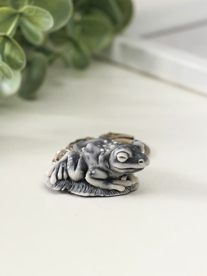 Брелок для ключей на кольце «Лягушка на листе маленькая», 2 см