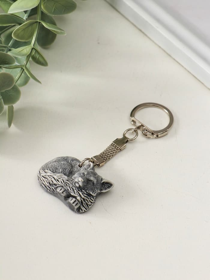 Брелок для ключей на кольце «Лисенок лежит (барельеф)», 2.4 см