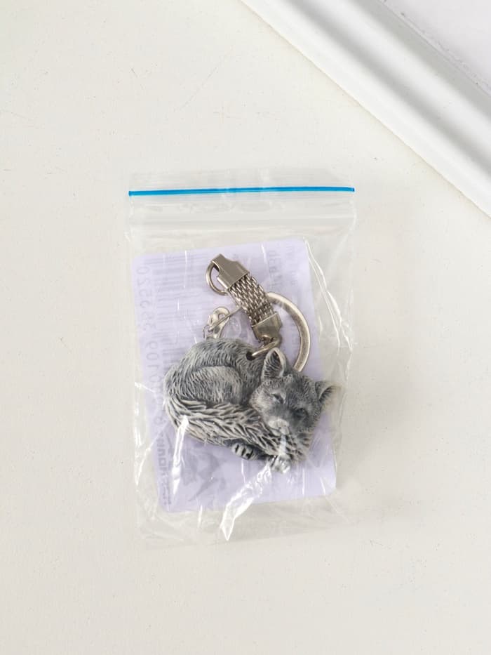 Брелок для ключей на кольце «Лисенок лежит (барельеф)», 2.4 см