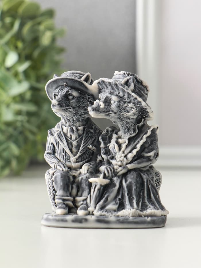 Фигурка «Лисы - Пара на диване», 8.3 см