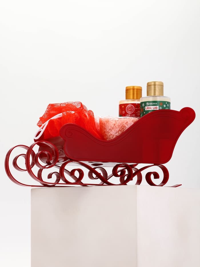 Подарочный набор новогодний в санях: гель для душа 2 шт., соль для ванны и мочалка, URAL LAB