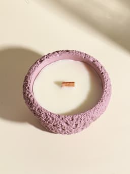 Свеча в подсвечнике, 9.3×9.3×5.5 см, розовая