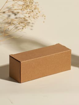 Свеча в подсвечнике, 3 фитиля, 5.2×15×4.7 см, белая