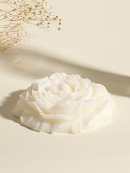 Свеча декоративная «Бутон пиона», белая, 16×14×4 см